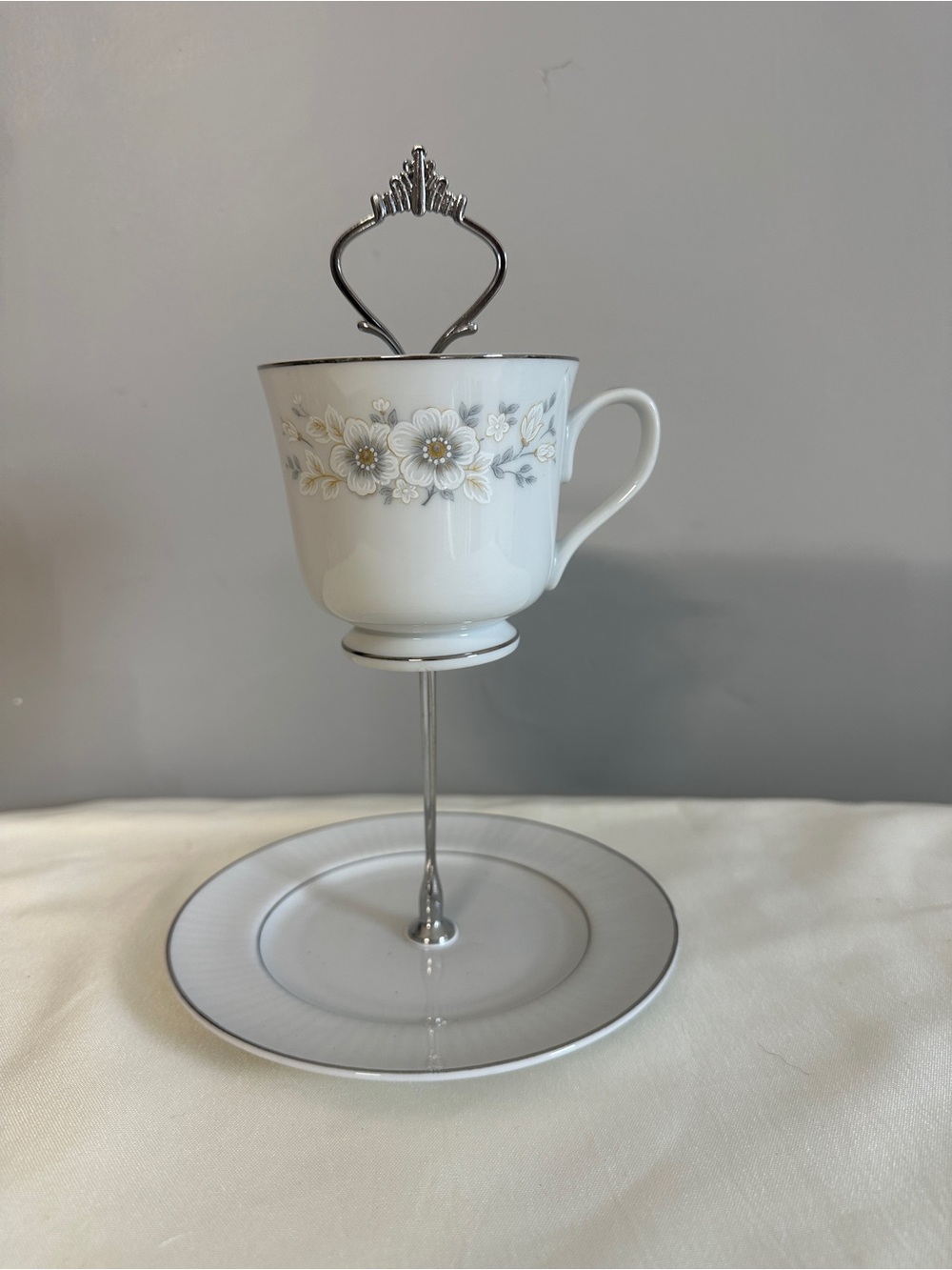 White Floral Porcelain Teacup & Saucer Trinket/Jewelry Stand